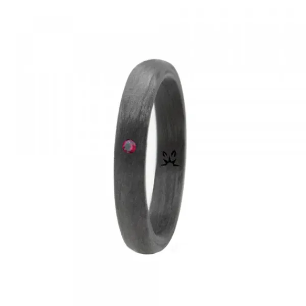Anillo Carbono Negro Lisa con Circonita Roja*Eguzkilore Sale