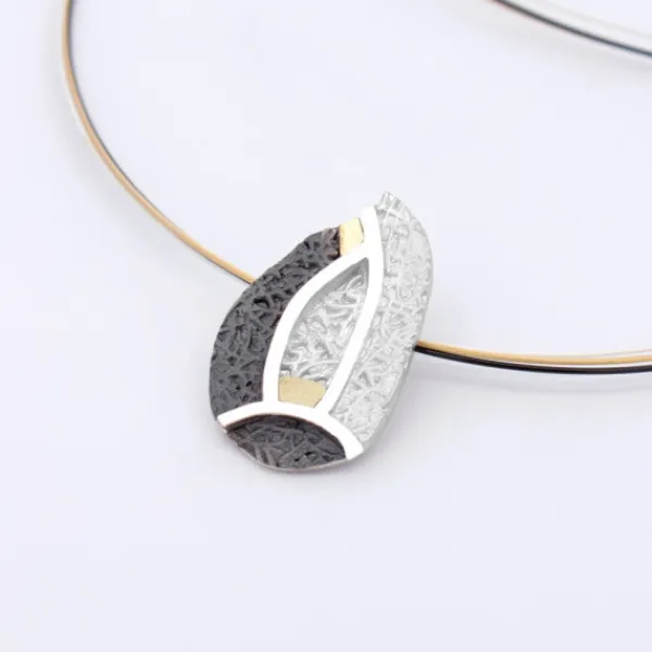 Colgante Almendra Vitoria Plata y Lámina de Oro*Eguzkilore Outlet