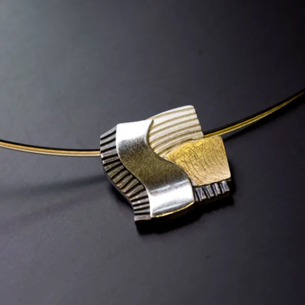 Colgante Gure Guggen de Plata y Lámina de Oro*Eguzkilore