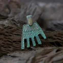 Colgante Mano de Irulegi Verde 20mm y Caucho*Eguzkilore Sale