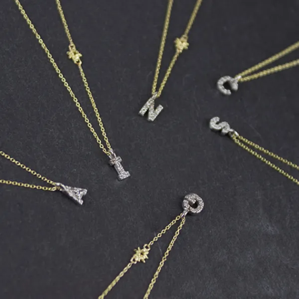 Gargantilla Inicial Oro Bicolor y Brillantes*Eguzkilore New